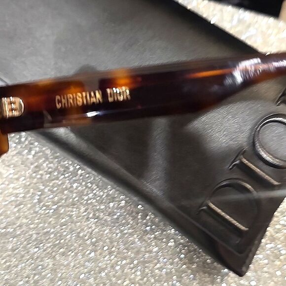 Dior Signature S1U 26A1 Butterfly Sunglasses - Picture 13 of 15